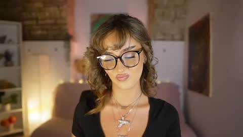 Clara smile online show from 02.21.25