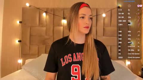 Snapshot of claradelmar_ chatting on 09.20.25 Clara del mar online show from 09.20.25