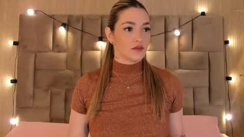 Snapshot of claradelmar_ chatting on 10.17.25 Clara del mar online show from 10.17.25