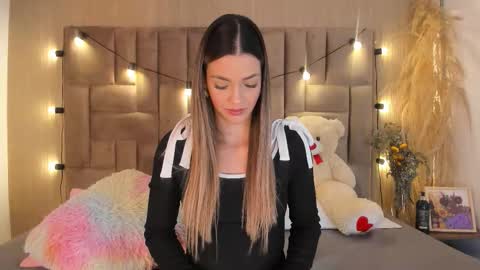 Snapshot of claradelmar_ chatting on 02.23.26 Clara del mar online show from 02.23.26