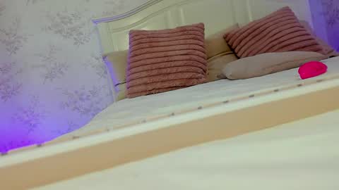 ClaraHazel online show from 11.03.25