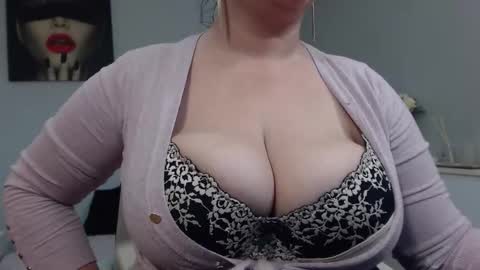 Clara online show from 09.20.25