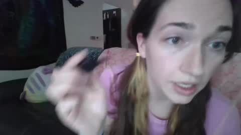 Clara Wolfe online show from 02.04.25