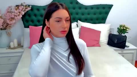 Snapshot of claraxjoy chatting on 12.19.24 ClaraXJoy online show from 12.19.24