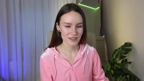 Snapshot of clare_ff chatting on 03.09.25 Claire online show from 03.09.25