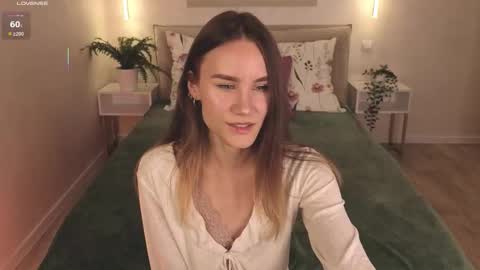 Snapshot of clare_ff chatting on 09.19.25 Claire online show from 09.19.25