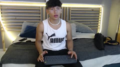 Snapshot of clark_ken1 chatting on 02.19.26 clar online show from 02.19.26