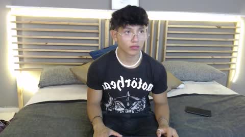 Snapshot of clark_ken1 chatting on 02.23.26 clar online show from 02.23.26