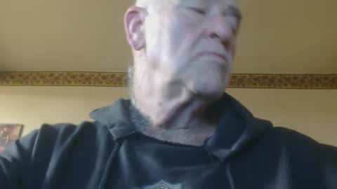 Snapshot of classic_rock_and_oldies chatting on 05.14.26 Pizza online show from 05.14.26