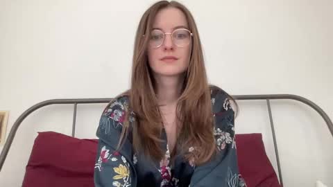 Snapshot of classyandgirly chatting on 03.05.25 classyandgirly online show from 03.05.25