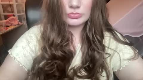 Snapshot of clementinethemilkmaid chatting on 11.05.25 clementinethemilkmaid online show from 11.05.25