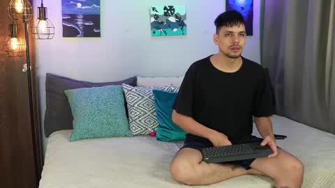 Girl Juliana and Federico online show from 10.31.25