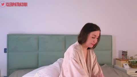 Snapshot of cleopatra3101 chatting on 11.25.25 Cleopatra online show from 11.25.25