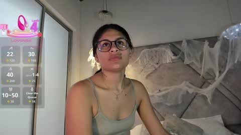 Snapshot of cleopatraa1 chatting on 10.12.25 Cleopatra online show from 10.12.25