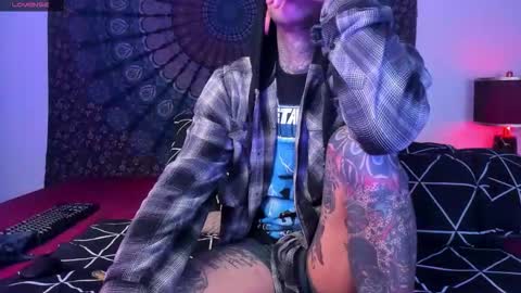 Snapshot of cleosexxx chatting on 02.08.26 cleo y maikol online show from 02.08.26