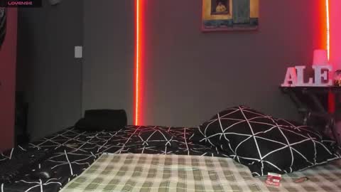 Snapshot of cleosexxx chatting on 03.02.26 cleo y maikol online show from 03.02.26