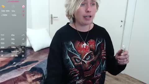 Snapshot of clittytastic chatting on 11.10.25 Syl online show from 11.10.25