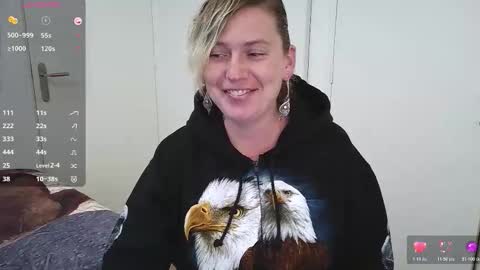 Snapshot of clittytastic chatting on 11.23.25 Syl online show from 11.23.25