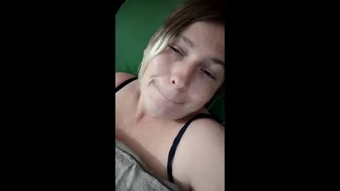 Snapshot of clittytastic chatting on 12.18.25 Syl online show from 12.18.25