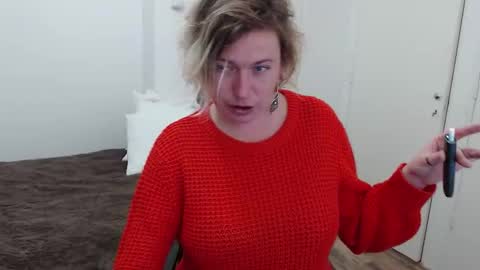 Snapshot of clittytastic chatting on 01.15.26 Syl online show from 01.15.26