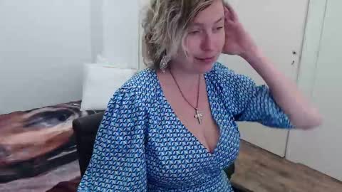 Snapshot of clittytastic chatting on 02.17.26 Syl online show from 02.17.26