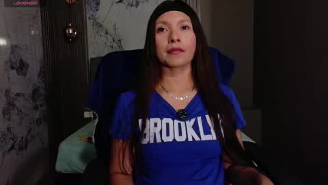 Snapshot of cloe16_ chatting on 12.20.25 Cloe online show from 12.20.25