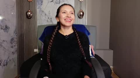 Snapshot of cloe16_ chatting on 12.21.25 Cloe online show from 12.21.25