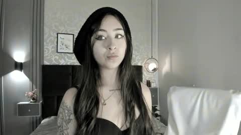 Cloe  online show from 02.23.25