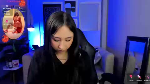 Cloe  online show from 09.11.25