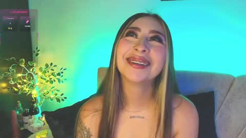 Snapshot of cloe_martinezz_ chatting on 04.23.26 cloe_martinezz_ online show from 04.23.26