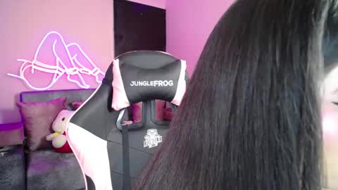 Snapshot of cloe_roouse chatting on 03.03.25 Cloe online show from 03.03.25