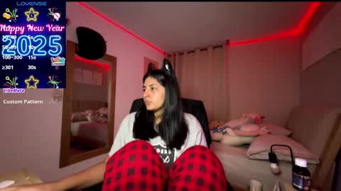 cloe small online show from 11.11.25