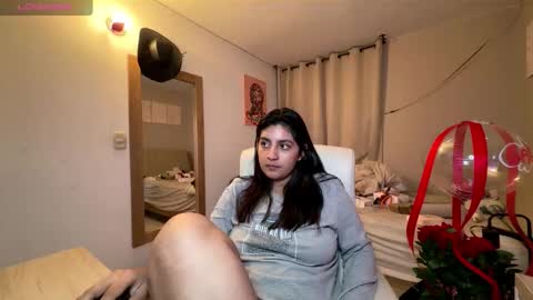 cloe small online show from 02.20.26