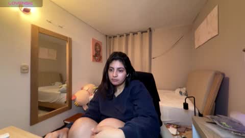 cloe small online show from 02.23.26