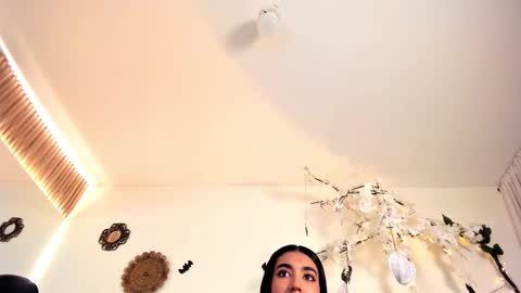 CLOE  online show from 10.18.25