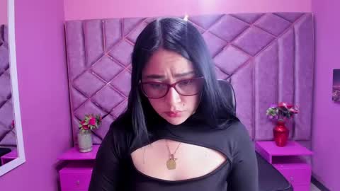 Snapshot of cloebonnie chatting on 09.09.25 CloeBonnie online show from 09.09.25