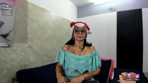 CLOE online show from 12.16.25