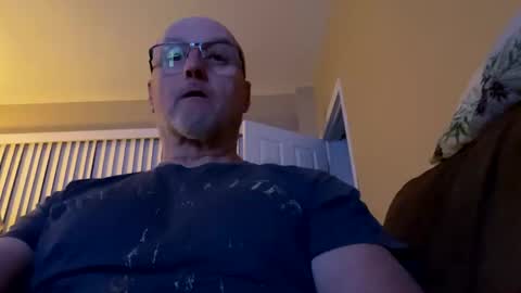Snapshot of closetbicd chatting on 02.24.25 Closetbicd online show from 02.24.25