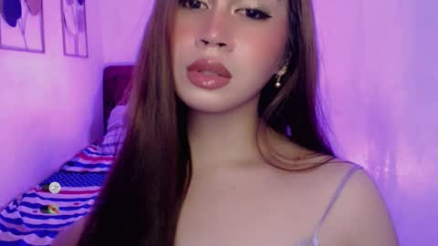 Snapshot of cloudia_babe chatting on 09.25.25 Cloudia babe69 online show from 09.25.25