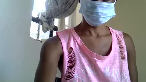 Snapshot of cloudy_bella chatting on 04.10.26 Ella online show from 04.10.26