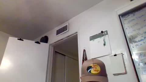 tallhungandcloudy online show from 03.10.26