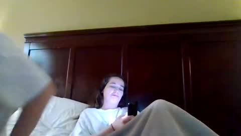 Snapshot of cloudyydayzz chatting on 04.19.26 tallhungandcloudy online show from 04.19.26