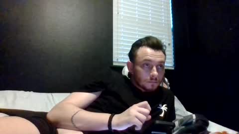 Snapshot of cloudyydayzz chatting on 06.27.26 tallhungandcloudy online show from 06.27.26