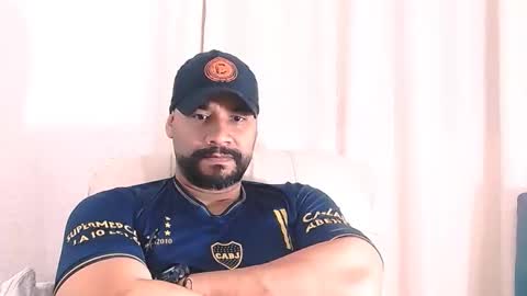 Snapshot of cloverblack18 chatting on 02.14.26 erick online show from 02.14.26