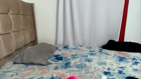 Snapshot of cloverrmoon chatting on 01.14.26 clover online show from 01.14.26