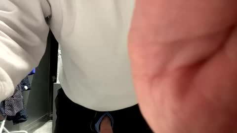 Snapshot of clovershit1 chatting on 10.27.25 clovershit1 online show from 10.27.25