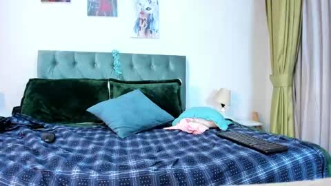 emely dolce online show from 02.24.25