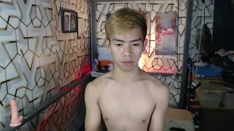 Snapshot of clyde_twinkx chatting on 10.30.25 clyde_twinkx online show from 10.30.25