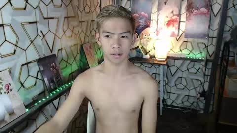 Snapshot of clyde_twinkx chatting on 11.06.25 clyde_twinkx online show from 11.06.25