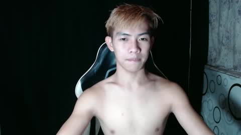 Snapshot of clyde_twinkx chatting on 11.17.25 clyde_twinkx online show from 11.17.25